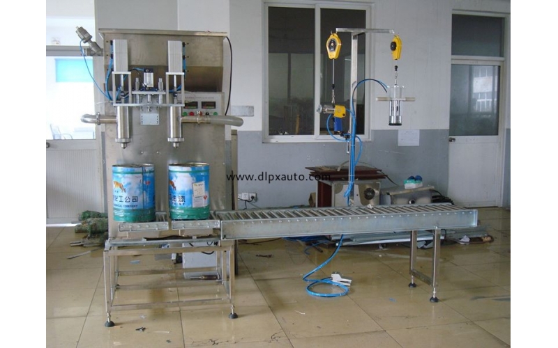 2頭油漆稱重灌裝、鎖蓋