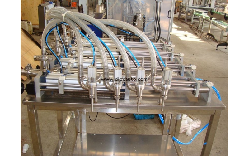 4頭半自動灌裝機