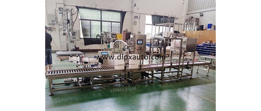 18升礦泉水自動(dòng)貼標(biāo)灌裝機(jī)